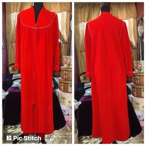 Vintage Red Velvet Full Length Robe L-XL